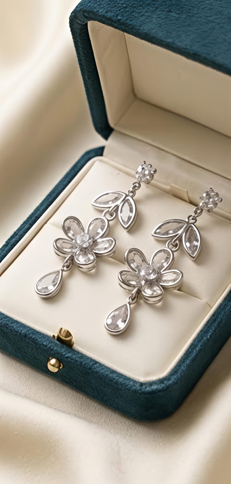 CRYSTAL FLOWER DROP EARRINGS