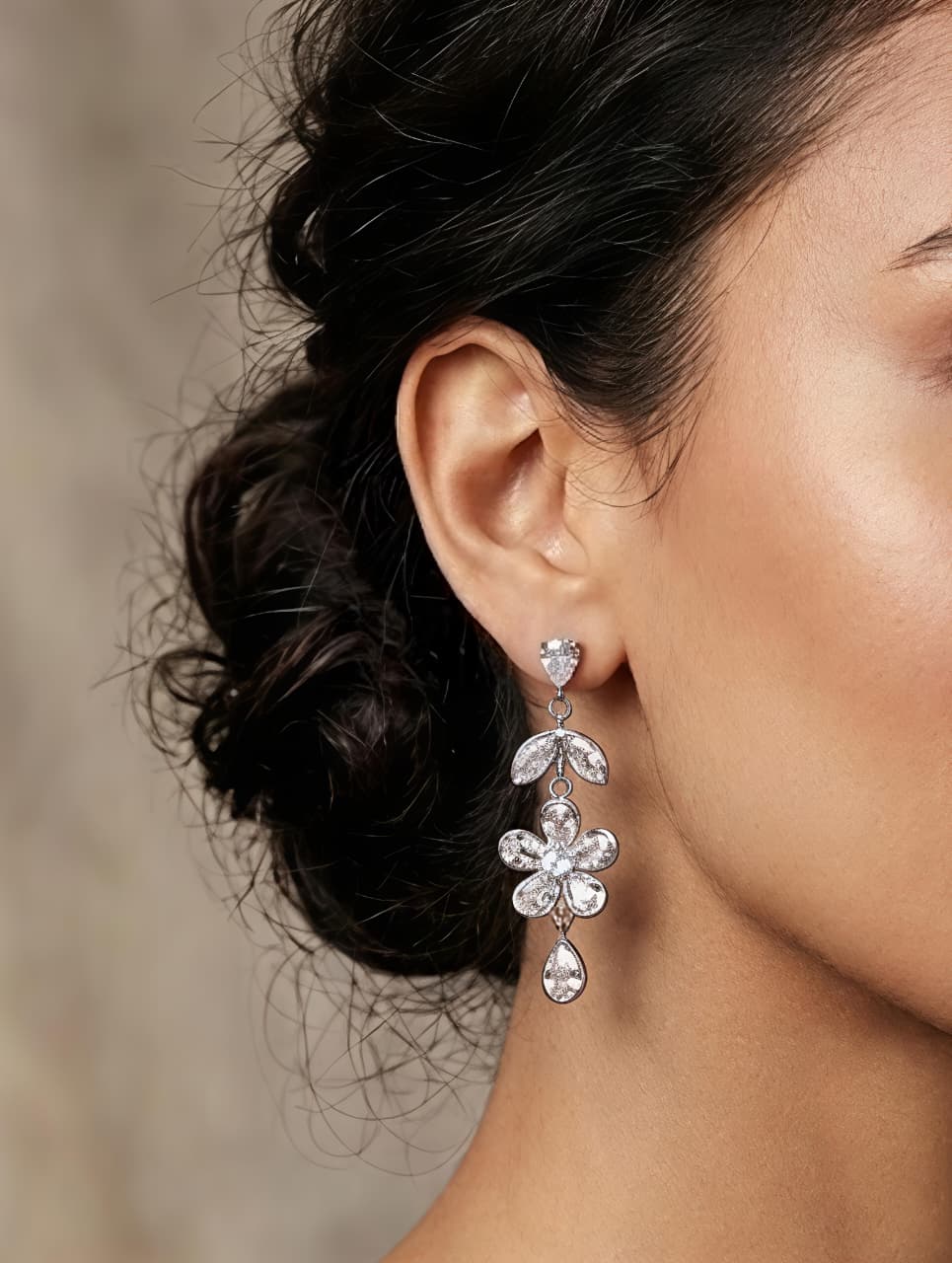 CRYSTAL FLOWER DROP EARRINGS